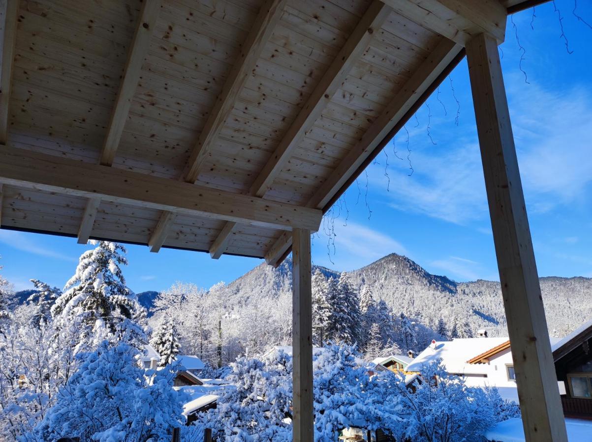 Fuxbau Waldlounge Inklusive Chiemgaukarte Vakantiehuis